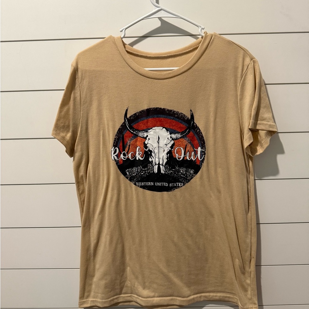 Tan Short Sleeve Tee with Desert Graphic‎